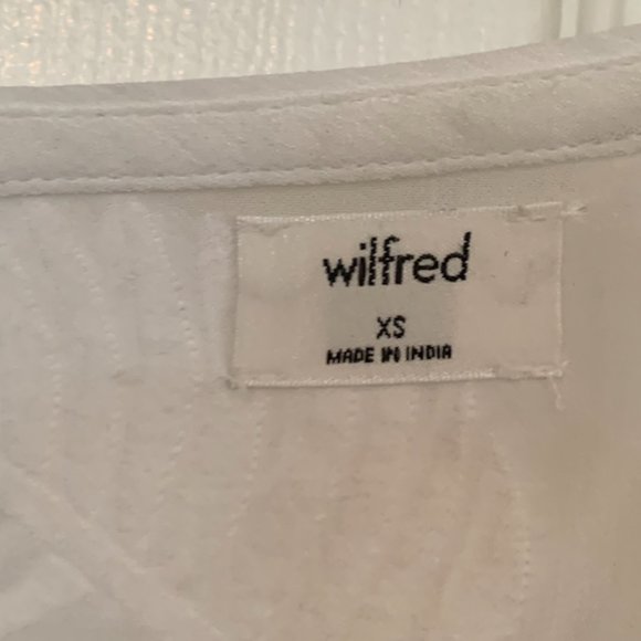 Aritzia Wilfred | Blayze T-Shirt in Lilac Leaf - Picture 3 of 6